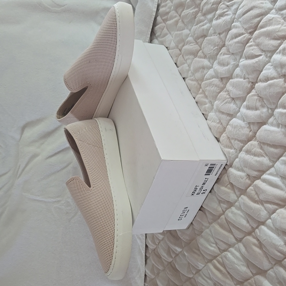 Women's Steve Madden Slip on Blush Shoes Size 9.5 New in Box - Picture 5 of 9